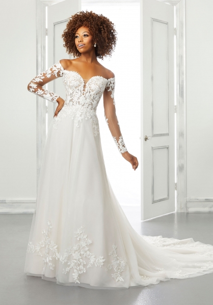 5902 BRIENNE Wedding Dress