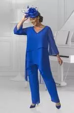 596
